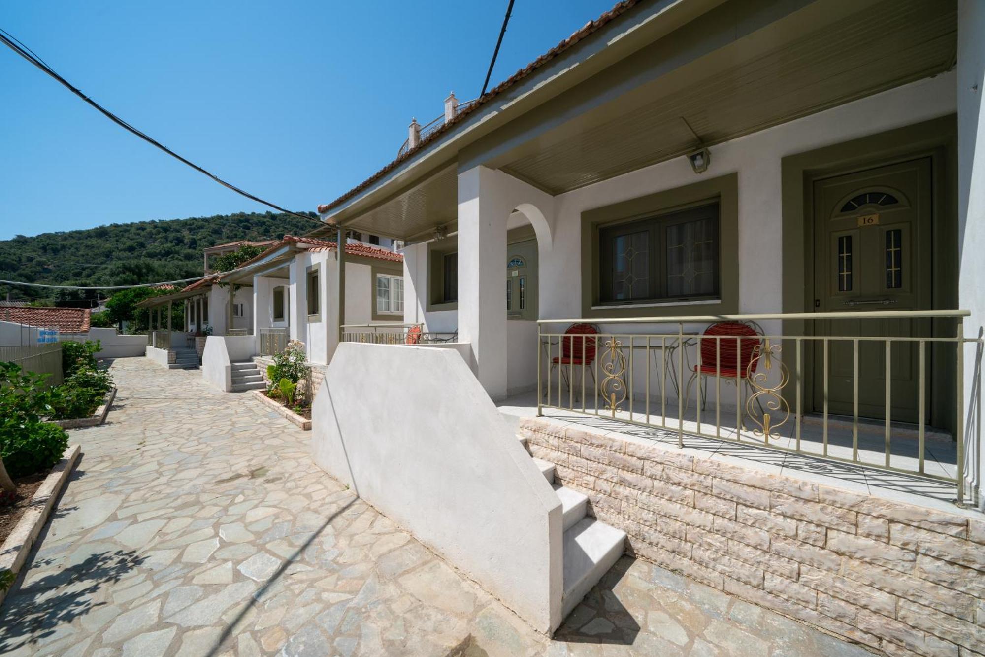 Makis Village-Apartments Agia Efimia 外观 照片